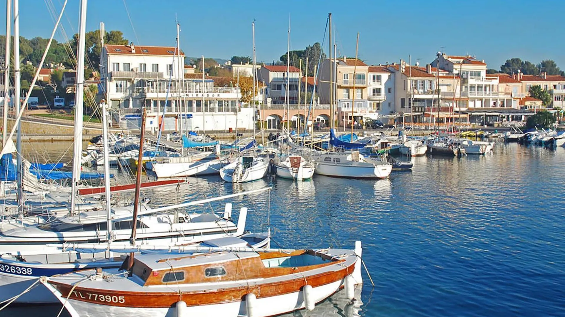 Apartment Les Trois A By Interhome Saint-Cyr-sur-Mer